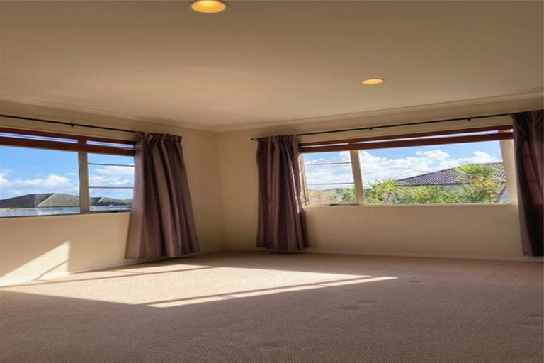 Photo of property in 15 Maybole Drive, Flat Bush, Auckland, 2016