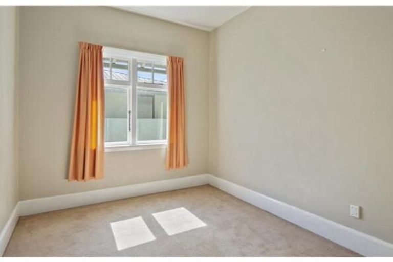 Photo of property in 120 Lincoln Road, Addington, Christchurch, 8024