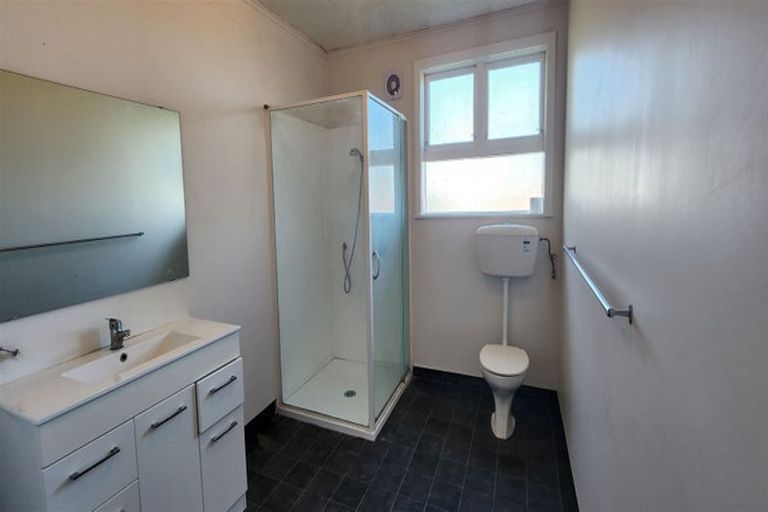 Photo of property in 21 Tongariro Street, Castlecliff, Whanganui, 4501