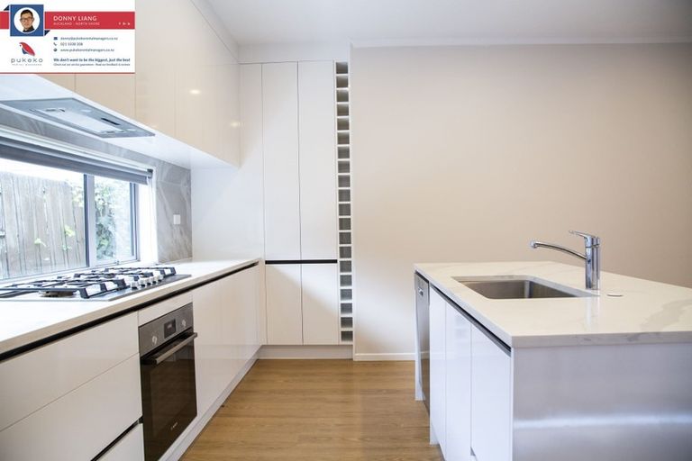 Photo of property in 812b East Coast Road, Oteha, Auckland, 0630