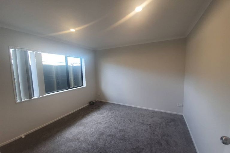 Photo of property in 2 Hamblyn Place, Ranui, Auckland, 0612