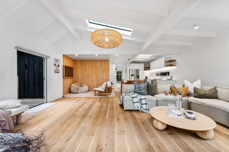 Photo of property in 74 Clinton Road, Tawharanui Peninsula, Matakana, 0986