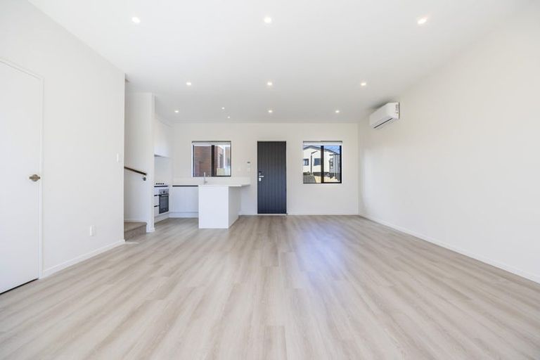 Photo of property in 18/35 Young Crescent, Drury, 2113