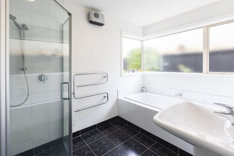 Photo of property in 5 Royal Elm Lane, Bryndwr, Christchurch, 8053