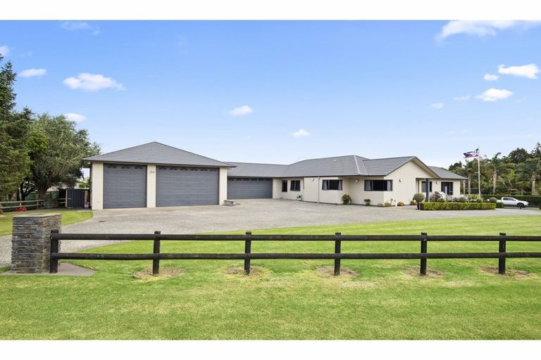 Photo of property in 1 Gleaming Place, Waiuku, 2123
