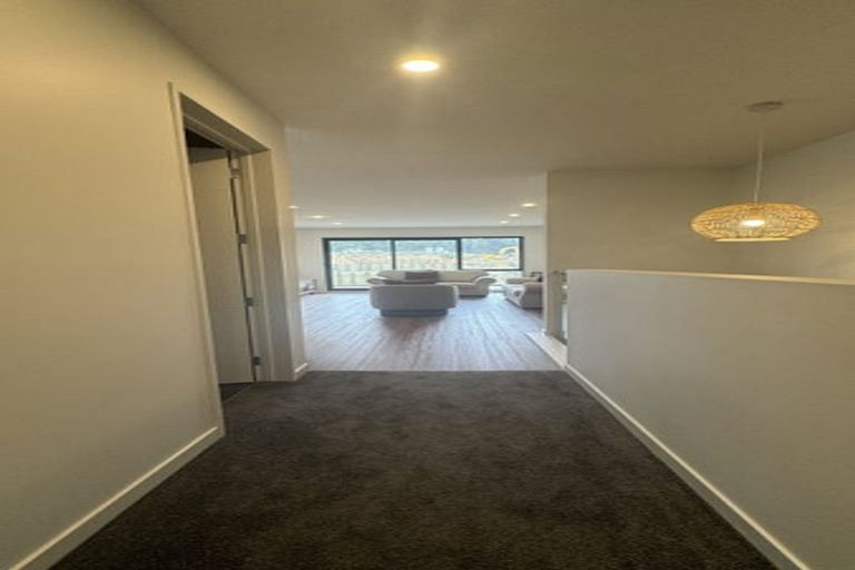 Photo of property in 10 Monstedt Terrace, Windsor Park, Auckland, 0632