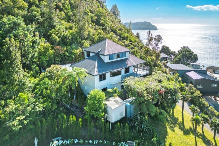 Photo of property in 5 Tirinui Crescent, Tairua, 3508