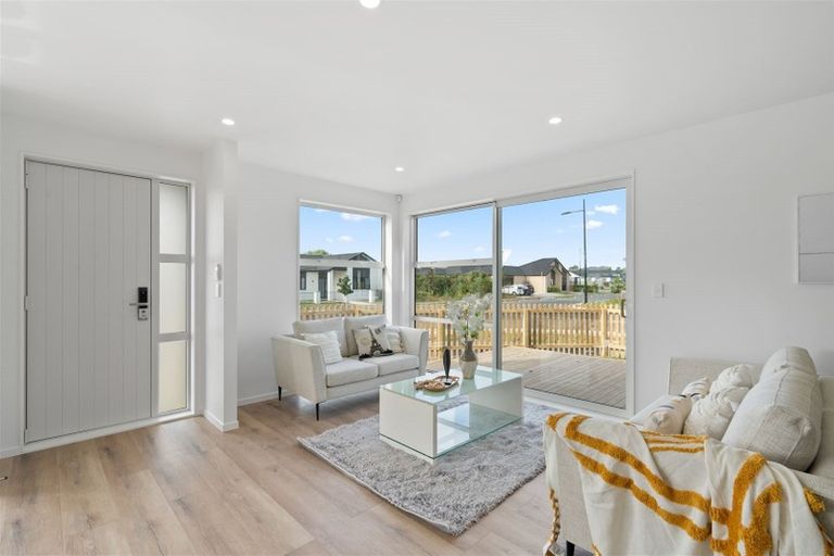 Photo of property in 3 Leatherwood Road, Takanini, 2110