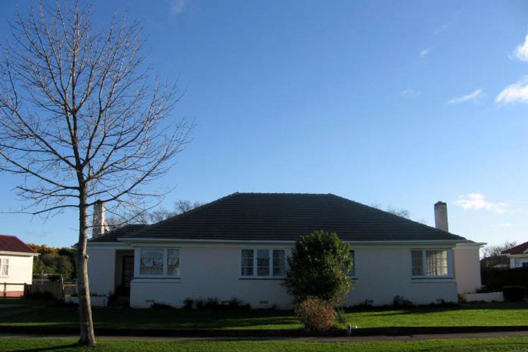 Photo of property in 8 Savage Crescent, West End, Palmerston North, 4412