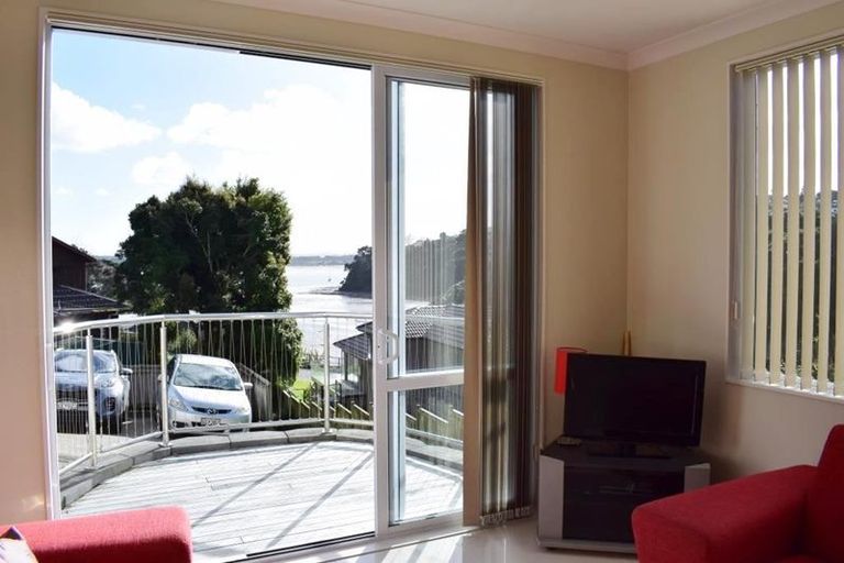Photo of property in 97 Island Bay Road, Beach Haven, Auckland, 0626