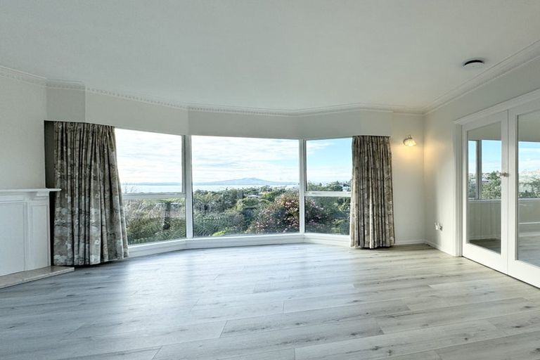 Photo of property in 25 Aberdeen Road, Castor Bay, Auckland, 0620