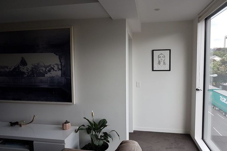 Photo of property in Nouvo Apartments, 4c/21 Rugby Street, Mount Cook, Wellington, 6021