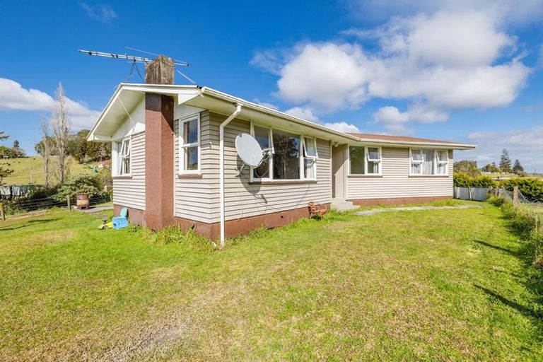 Photo of property in 14 Whiteman Road, Kawakawa, 0210