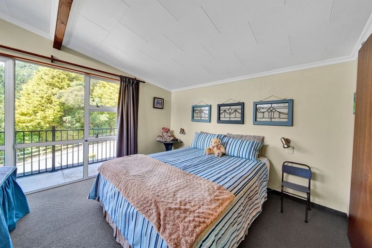 Photo of property in 33 Whakapaki Street, Urenui, 4375