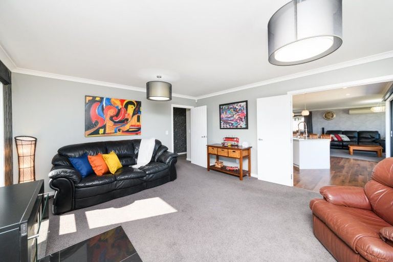 Photo of property in 23 Silicon Way, Fitzherbert, Palmerston North, 4410