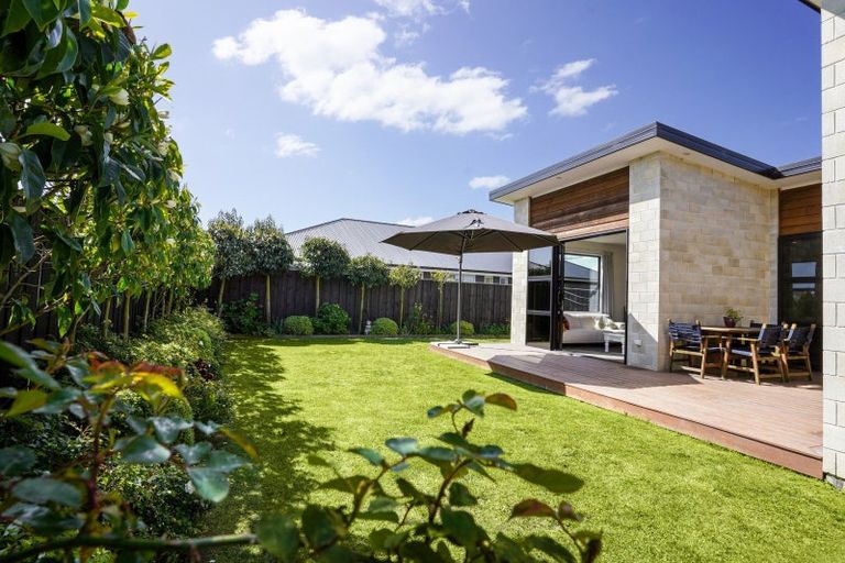 Photo of property in 22 Awa Place, Rangiora, 7400