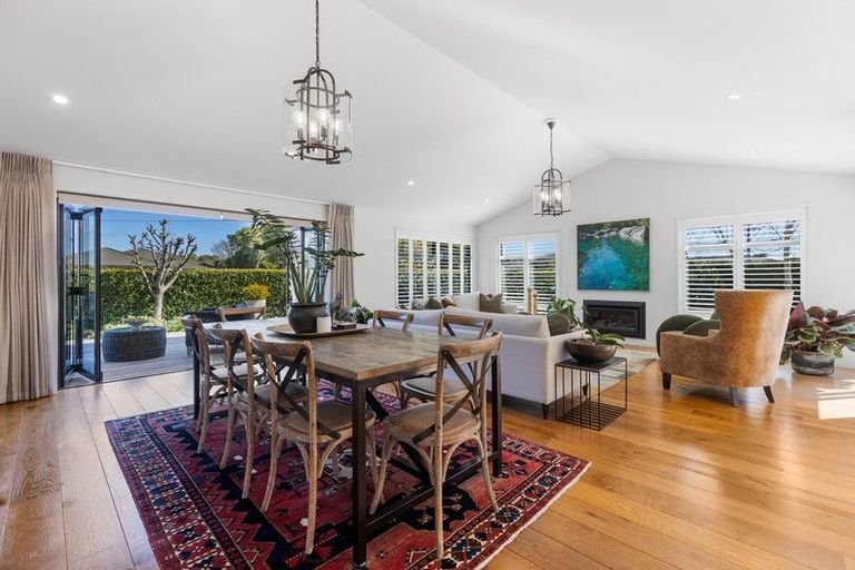 Photo of property in 1 Tupare Place, Highlands Park, New Plymouth, 4312