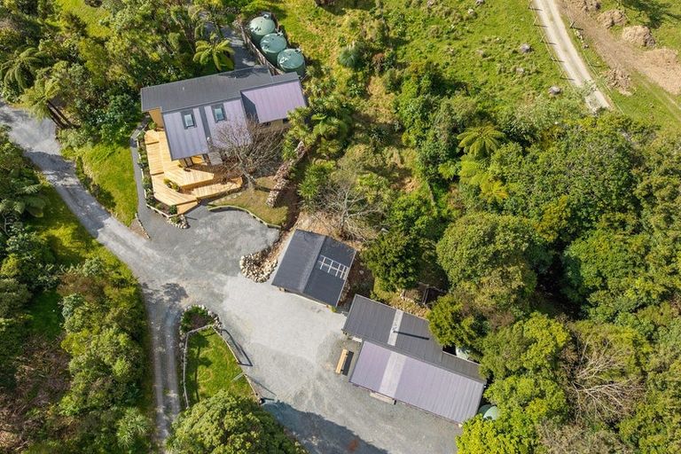 Photo of property in 76 Parenga Road, Hautere, Otaki, 5582