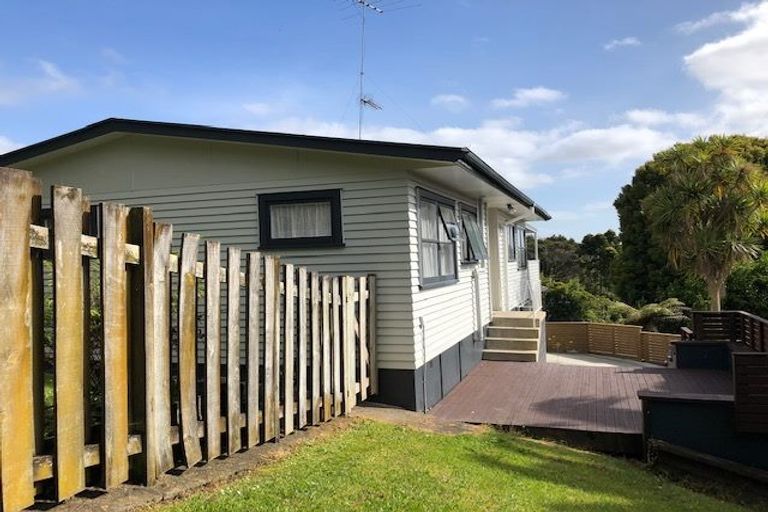 Photo of property in 1/90 Canongate Street, Birkdale, Auckland, 0626