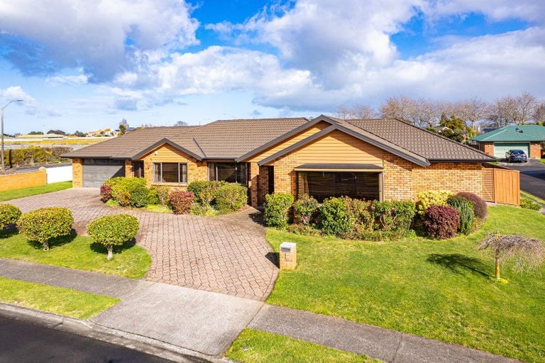 Photo of property in 1 Gilligan Close, College Estate, Whanganui, 4500