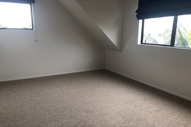 Photo of property in 48 Lakeside Drive, Orewa, 0931