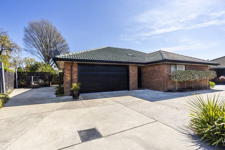 Photo of property in 1/31a Lansbury Avenue, Strowan, Christchurch, 8052