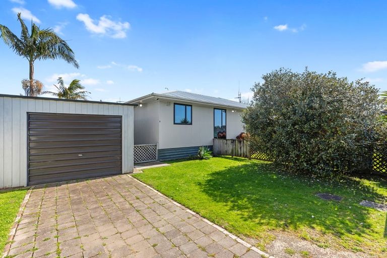 Photo of property in 5 Longstead Avenue, Papamoa Beach, Papamoa, 3118