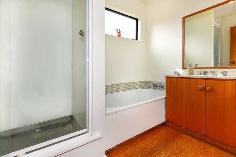 Photo of property in 12 Rembrandt Place, Burnside, Christchurch, 8053