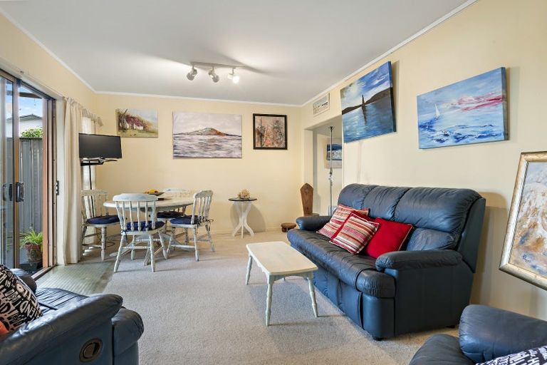 Photo of property in 1055 Whangaparaoa Road, Tindalls Beach, Whangaparaoa, 0930