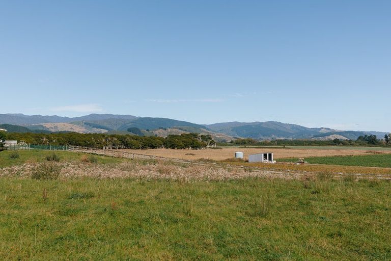 Photo of property in 111a Muhunoa Road West, Ohau, 5570