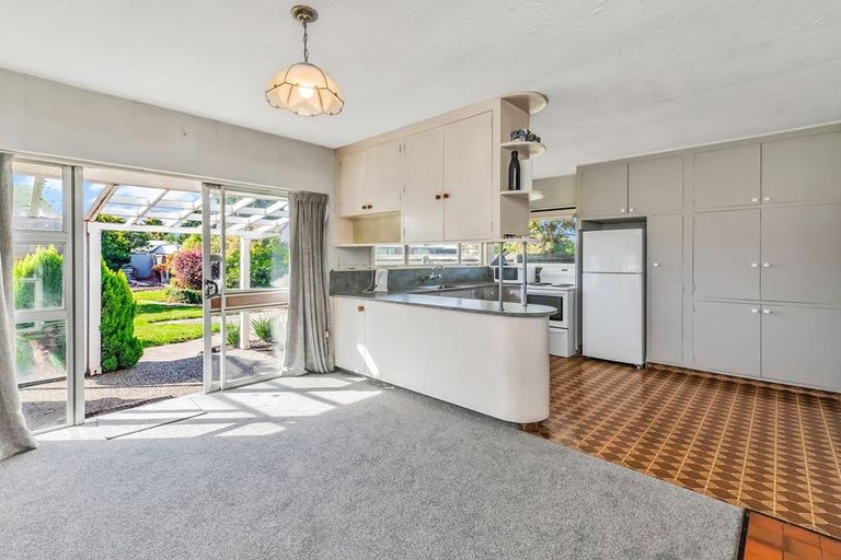 Photo of property in 8 Fatima Street, Redwood, Christchurch, 8051