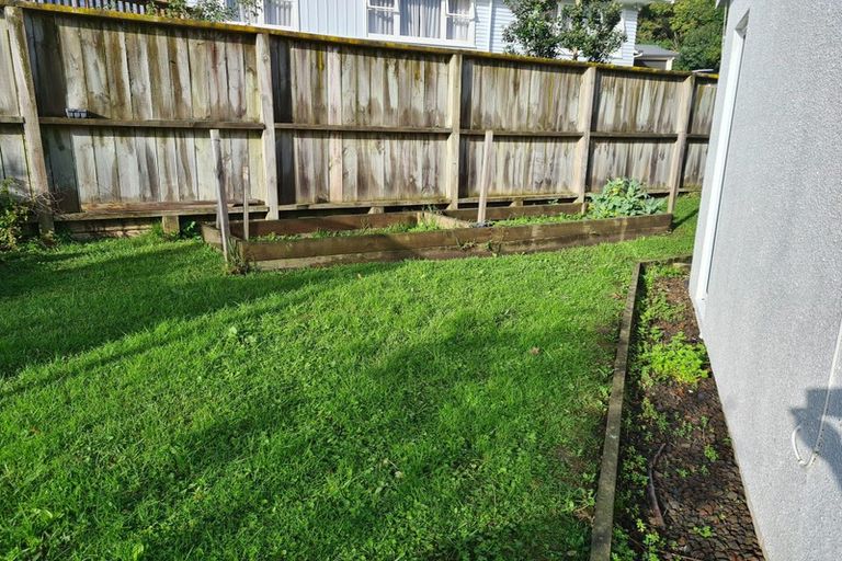 Photo of property in 2/79 Mountbatten Avenue, Hillcrest, Auckland, 0627