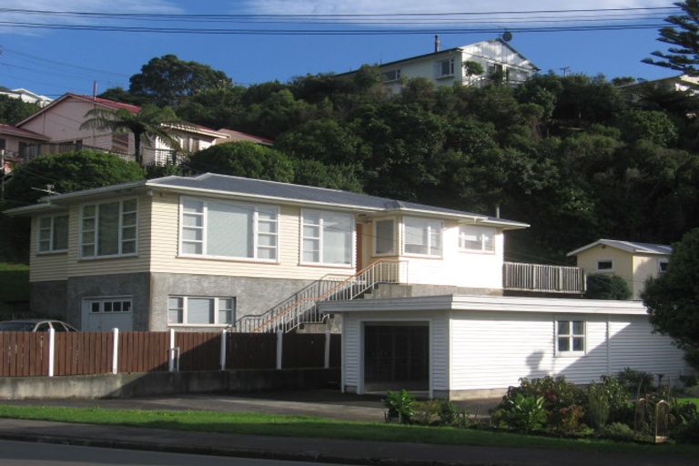 Photo of property in 74 Broderick Road, Johnsonville, Wellington, 6037
