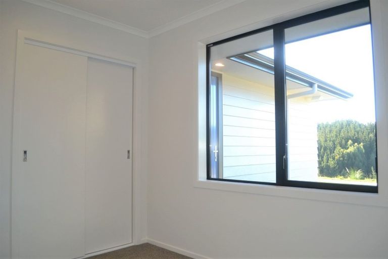 Photo of property in 48 Schooner Drive, Whitby, Porirua, 5024