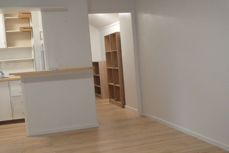 Photo of property in 17 Tawini Road, Titirangi, Auckland, 0604