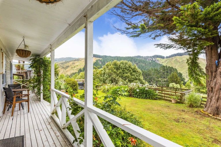 Photo of property in 33 Ratadale Road, Reikorangi, Waikanae, 5391