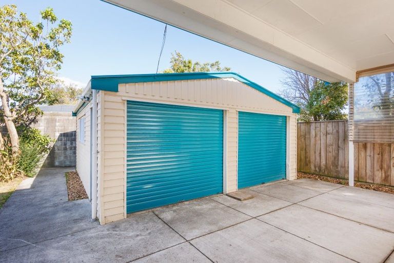 Photo of property in 16 College Street, Awapuni, Palmerston North, 4412