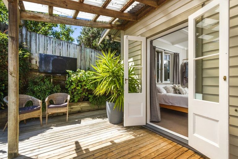 Photo of property in 26 Tipahi Street, Nelson South, Nelson, 7010
