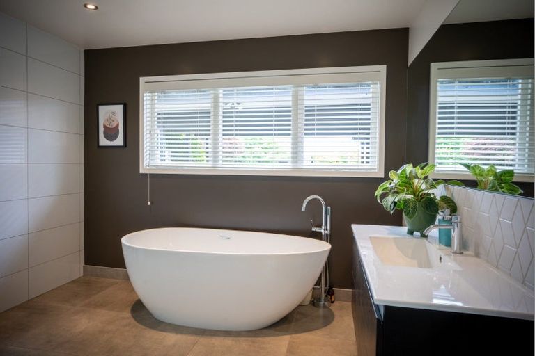 Photo of property in 31 Joyce Crescent, Ilam, Christchurch, 8041