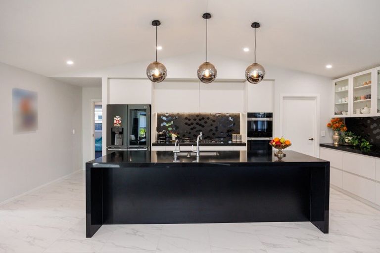 Photo of property in 9 Ivy Lane, Kelvin Grove, Palmerston North, 4414