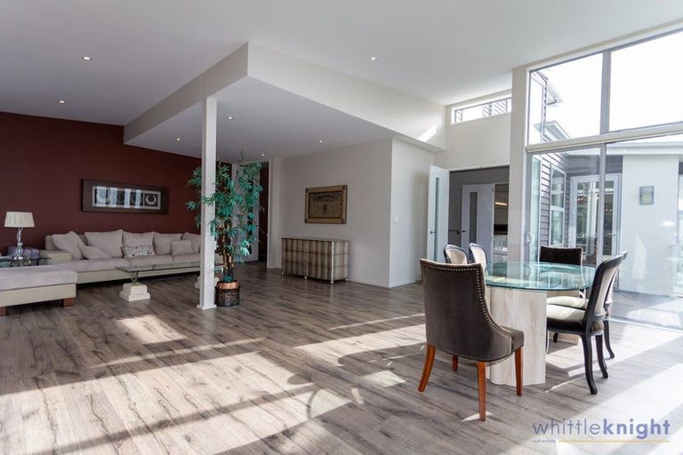 Photo of property in 2 Redcliffs View Lane, Redcliffs, Christchurch, 8081