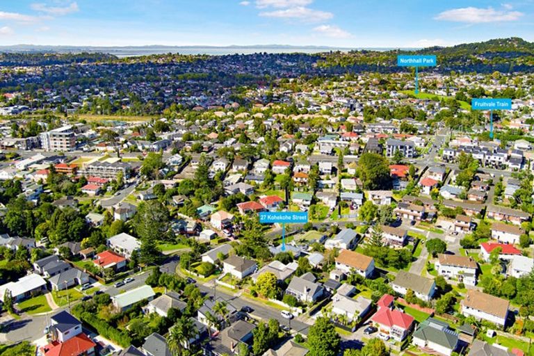 Photo of property in 27 Kohekohe Street, New Lynn, Auckland, 0600