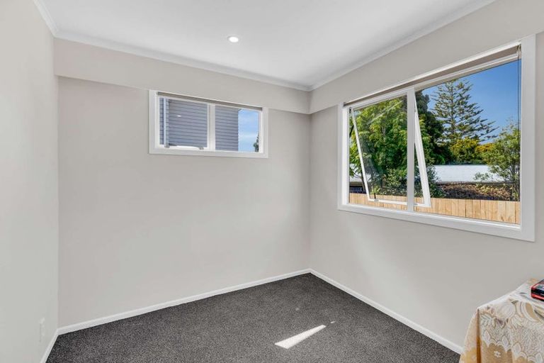 Photo of property in 7 Woodvale Road, Glen Eden, Auckland, 0602