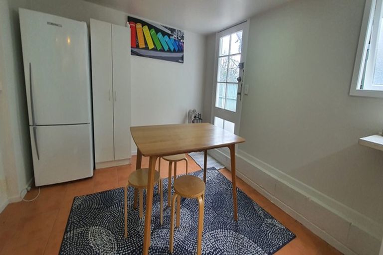 Photo of property in 2/46 Sunnynook Road, Sunnynook, Auckland, 0620