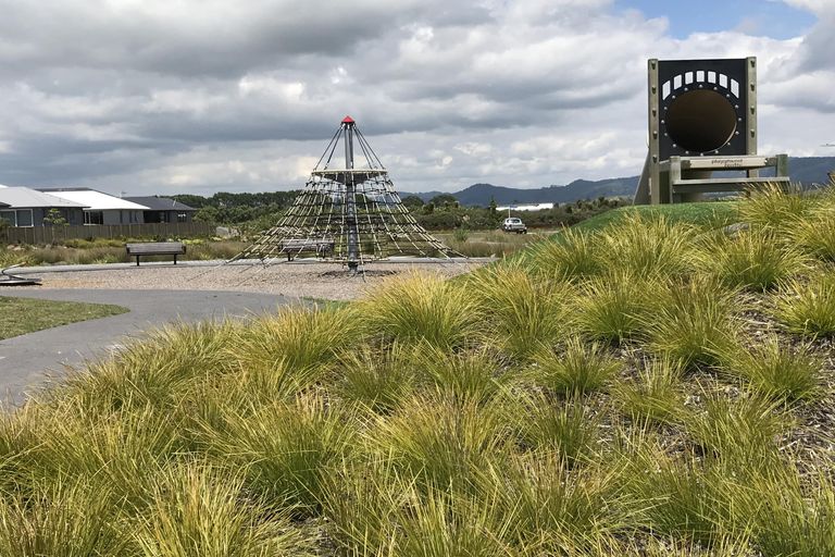 Photo of property in 75 Dunkeld Drive, Papamoa, 3118