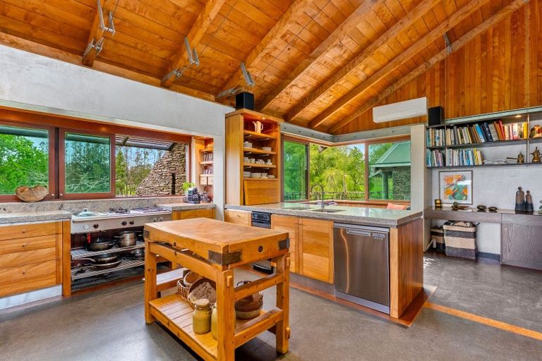 Photo of property in 42 Dysart Lane, Kumeu, 0891