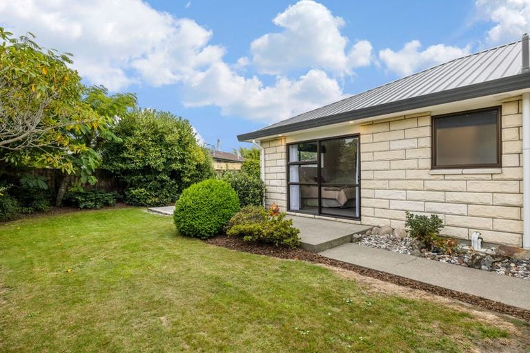 Photo of property in 121 Prestons Road, Redwood, Christchurch, 8051