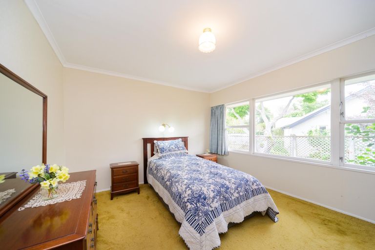 Photo of property in 2 Caccia Birch Lane, Hokowhitu, Palmerston North, 4410