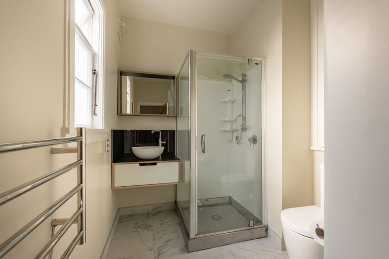 Photo of property in Ionian Flats, 123-125 Brougham Street, Mount Victoria, Wellington, 6011