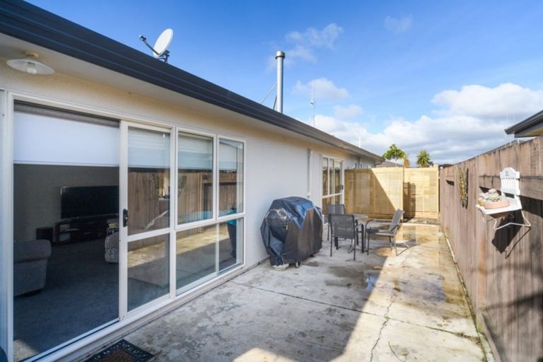 Photo of property in 18 Meridian Grove, Kelvin Grove, Palmerston North, 4414